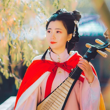 紅色披風(fēng)帶琵琶文藝頭像，唯美古風(fēng)真人頭像