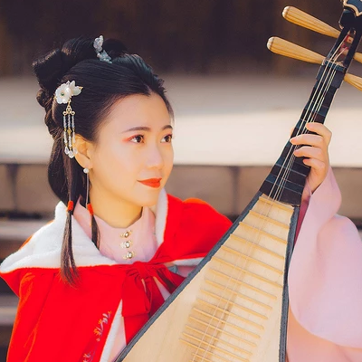 紅色披風(fēng)帶琵琶文藝頭像，唯美古風(fēng)真人頭像