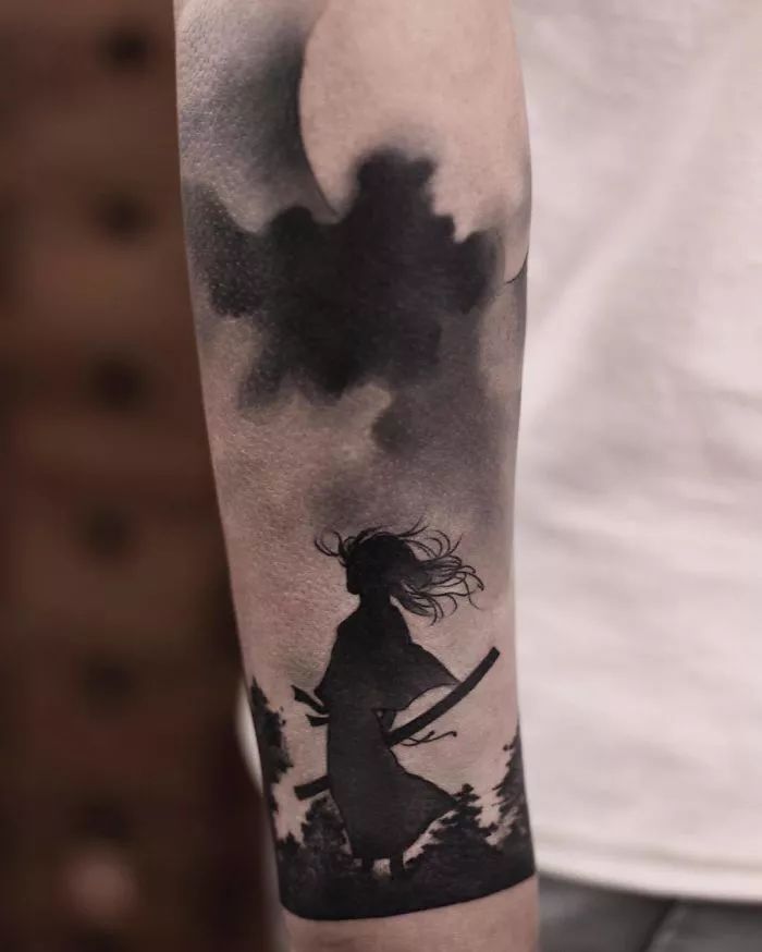 水墨人體彩繪藝術，傳統(tǒng)國畫與時尚刺青的融合