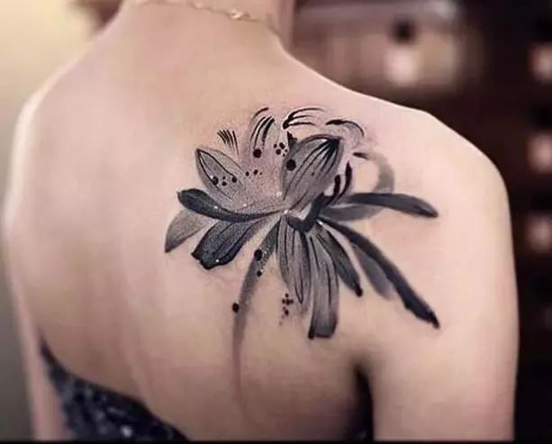 水墨人體彩繪藝術(shù)，傳統(tǒng)國(guó)畫與時(shí)尚刺青的融合