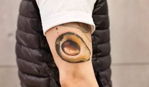 水墨人體彩繪藝術(shù)，傳統(tǒng)國(guó)畫與時(shí)尚刺青的融合