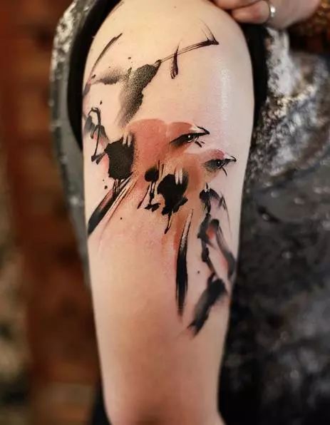 水墨人體彩繪藝術(shù)，傳統(tǒng)國畫與時(shí)尚刺青的融合