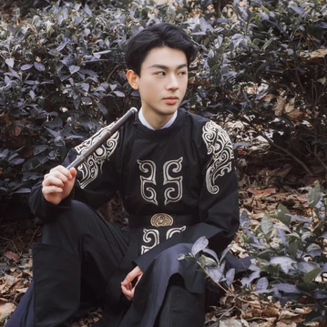 瀟灑帥氣男生帶折扇頭像，唯美古風(fēng)真人頭像