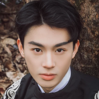 瀟灑帥氣男生帶折扇頭像，唯美古風(fēng)真人頭像