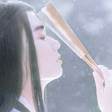 雪景翩翩公子帶折扇頭像，唯美古風(fēng)真人頭像