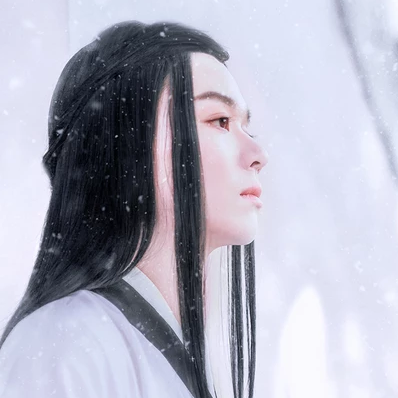 雪景翩翩公子帶折扇頭像，唯美古風(fēng)真人頭像