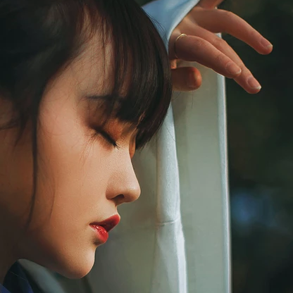 文藝帶樂器女生頭像，唯美古風(fēng)真人頭像