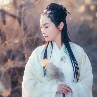 文藝帶笛子女生頭像，唯美古風(fēng)真人頭像