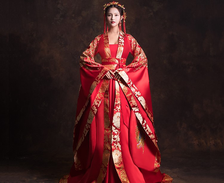漢服新娘結(jié)婚禮服，奢華大氣中式禮服
