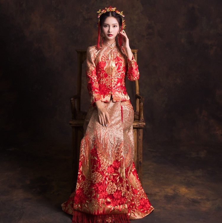 古典新娘結(jié)婚禮服，喜悅花朵中式禮服