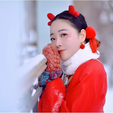 雪景俏皮可愛(ài)女生頭像，唯美古風(fēng)真人頭像