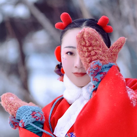 雪景俏皮可愛(ài)女生頭像，唯美古風(fēng)真人頭像