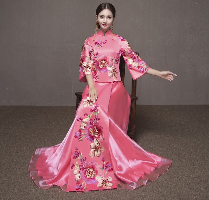 清新典雅粉色中式禮服，唯美花朵新娘禮服