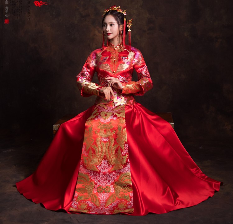 龍飛鳳舞中式禮服，奢華云錦新娘禮服