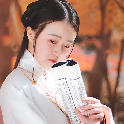 文藝看書女生頭像，唯美古風(fēng)真人頭像