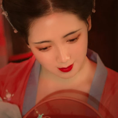 紅紗帶團扇女生頭像，唯美古風(fēng)真人頭像