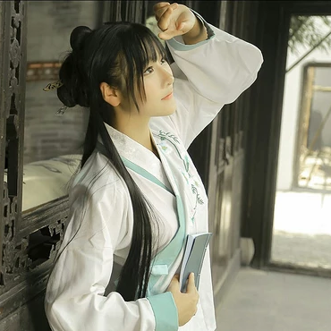 文藝復(fù)古風(fēng)漢服女生頭像，唯美古風(fēng)真人頭像
