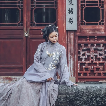 素雅灰色漢服女生頭像，唯美古風(fēng)真人頭像