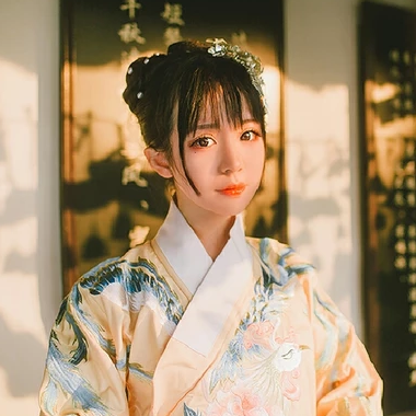 清新可愛帶團(tuán)扇女生頭像，唯美古風(fēng)真人頭像