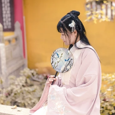 楓葉韻味女生頭像，唯美古風(fēng)真人頭像