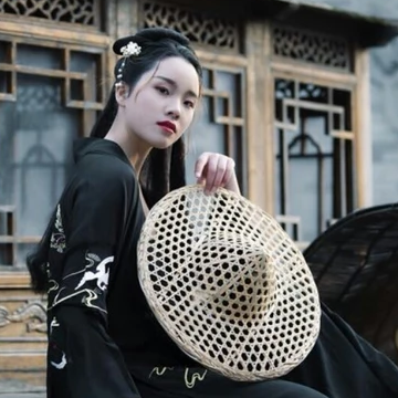 霸氣喝酒帶兵器女生頭像，唯美古風(fēng)真人頭像