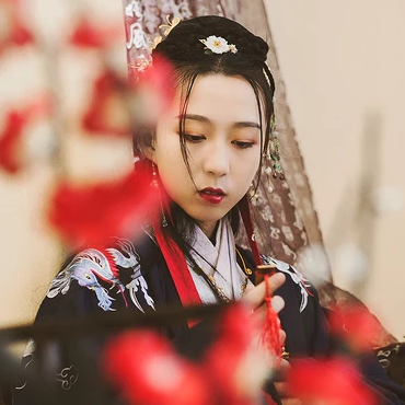 書(shū)香氣息女生頭像，唯美古風(fēng)真人頭像