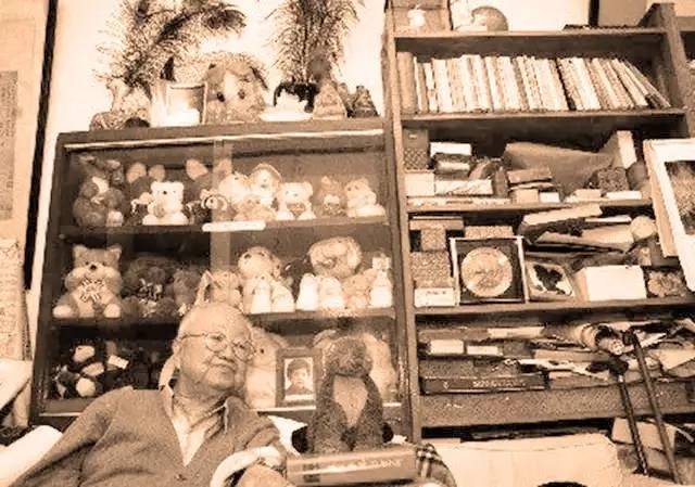 名人書房欣賞：遠(yuǎn)離塵世的一個(gè)美妙的書房