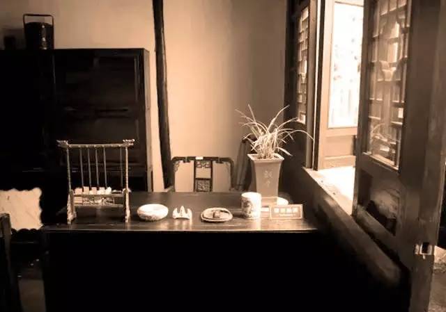 名人書房欣賞：遠(yuǎn)離塵世的一個(gè)美妙的書房