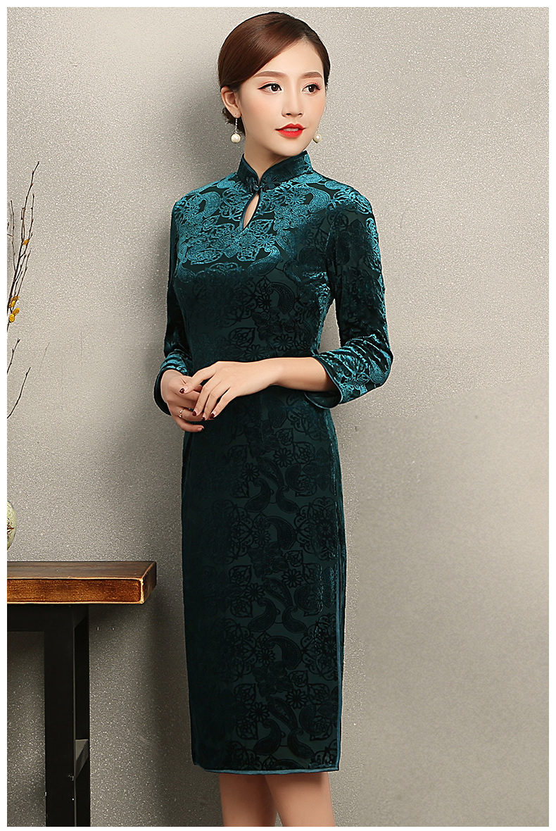 墨綠貴春旗袍，復(fù)古絲絨燒花旗袍裙
