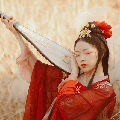紅衣彈琵琶思念女生頭像，唯美古風真人頭像