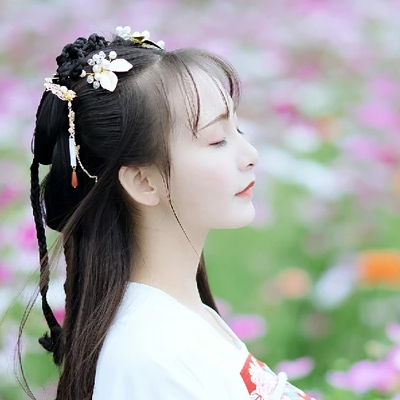 小清新花朵帶團(tuán)扇女生頭像，唯美古風(fēng)真人頭像
