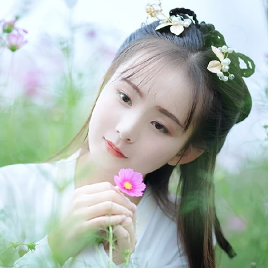 小清新花朵帶團(tuán)扇女生頭像，唯美古風(fēng)真人頭像