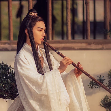 瀟灑喝酒白衣翩翩男生頭像，唯美古風(fēng)真人頭像