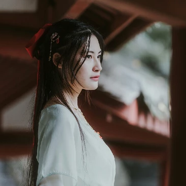 清新文藝帶傘女生頭像，唯美古風(fēng)真人頭像