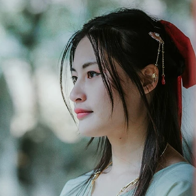 清新文藝帶傘女生頭像，唯美古風(fēng)真人頭像