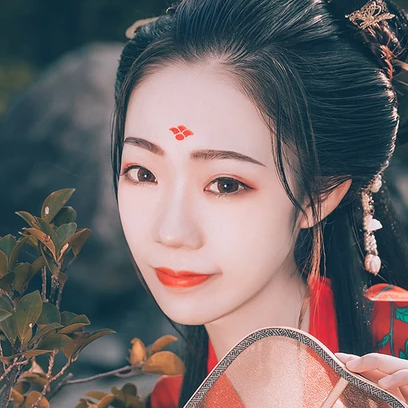 嬌艷紅衣帶傘生頭像，唯美古風(fēng)真人頭像