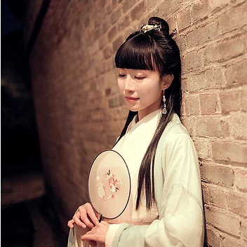 素雅帶團(tuán)扇生頭像，唯美古風(fēng)真人頭像