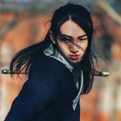 霸氣帶兵器男生頭像，唯美古風(fēng)真人頭像