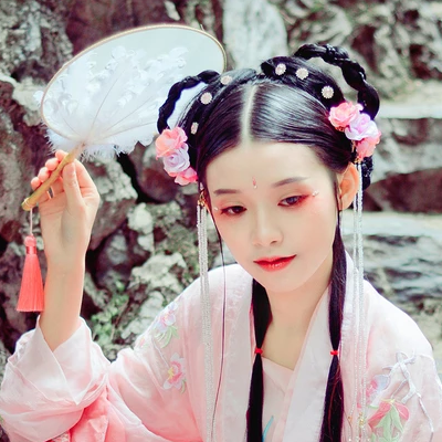 粉衣少女心帶團(tuán)扇女生頭像，唯美古風(fēng)真人頭像
