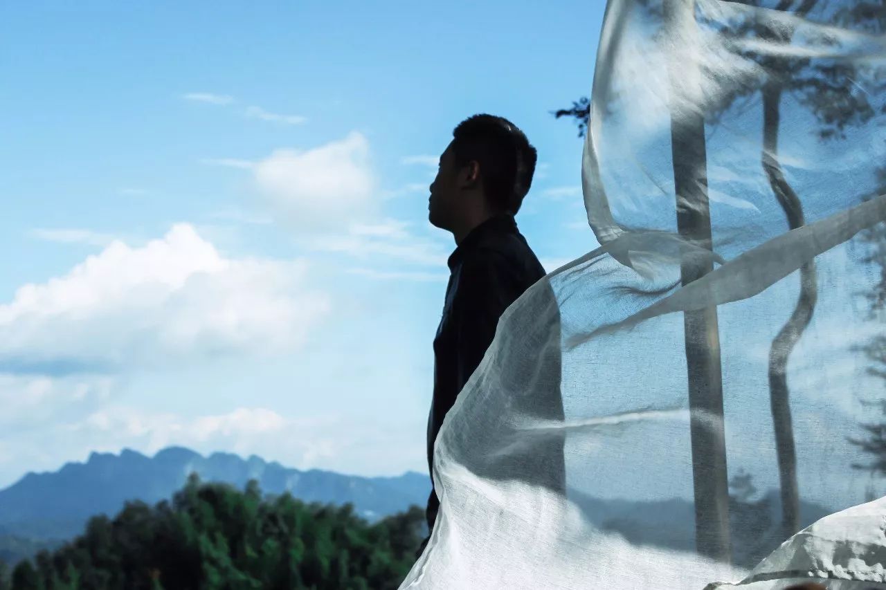 路之青城，在應(yīng)該努力的年紀(jì)留下精彩的痕跡！