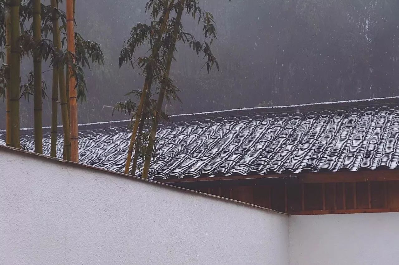 路之青城，在應(yīng)該努力的年紀(jì)留下精彩的痕跡！