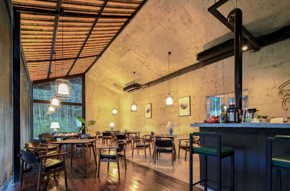 路之青城，在應(yīng)該努力的年紀(jì)留下精彩的痕跡！