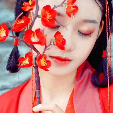 紅梅紅衣女生頭像，唯美古風(fēng)真人頭像
