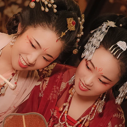 親密帶團(tuán)扇閨蜜頭像，唯美古風(fēng)真人頭像