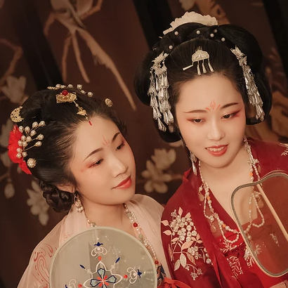 親密帶團(tuán)扇閨蜜頭像，唯美古風(fēng)真人頭像