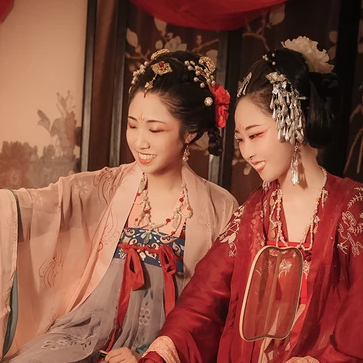 親密帶團(tuán)扇閨蜜頭像，唯美古風(fēng)真人頭像