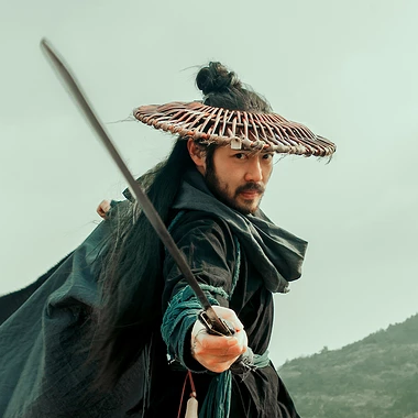 江湖英雄帶兵器男生頭像，唯美古風(fēng)真人頭像