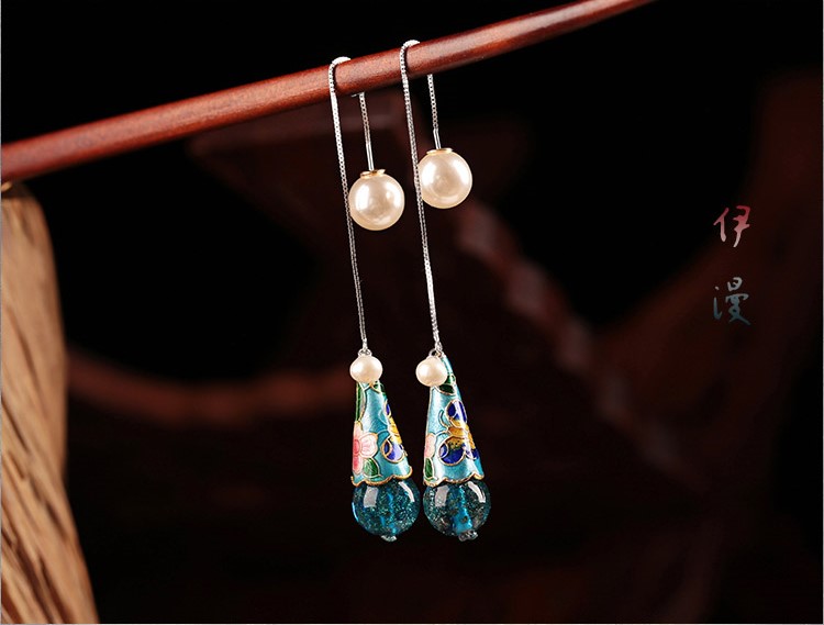 別出心裁水滴吊墜設(shè)計耳飾珍珠耳環(huán)