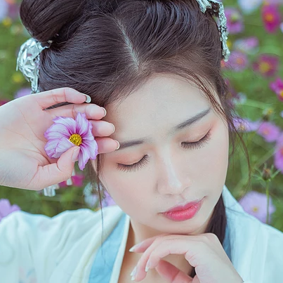 花開文藝女生頭像，唯美古風(fēng)真人頭像
