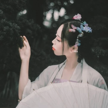 清新淡雅帶傘女生頭像，唯美古風真人頭像